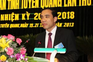 Chủ tịch UBND tỉnh Phạm Minh Huấn chủ trì cuộc họp.