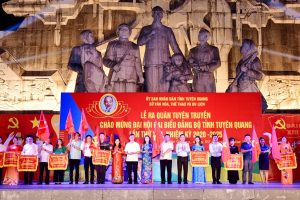 Lễ ra quân tuyên truyền lưu động chào mừng đại hội đại biểu đảng bộ tỉnh tuyên quang lần thứ XVII
