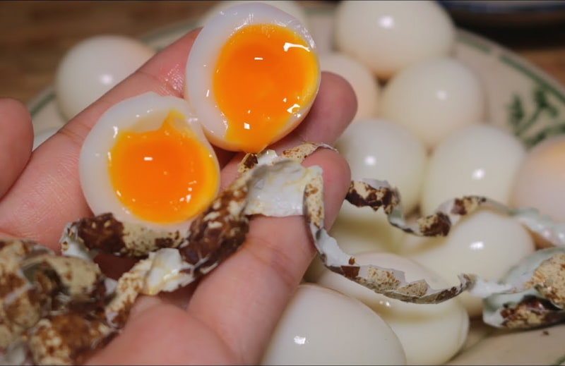 Cách luộc trứng cút lòng đào dễ dàng