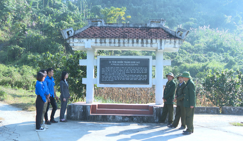 Di tích Chiến thắng Khe Lau nằm trong khu di tích lịch sử Tuyên Quang