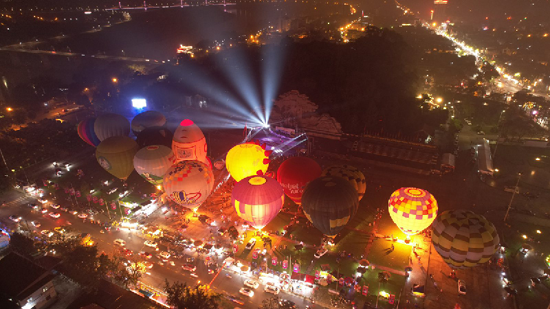 Lễ hội khinh khí cầu Tuyên Quang