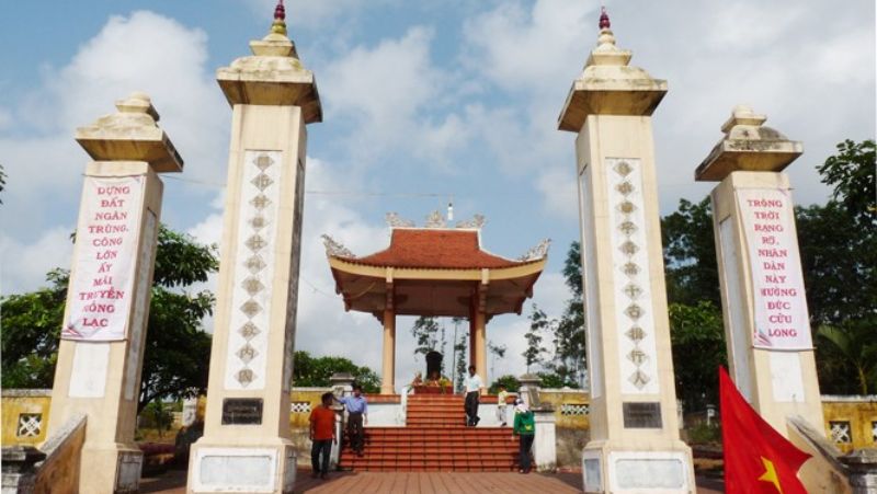 lăng mộ Nguyễn Hữu Cảnh 
