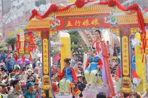 Khám phá nét đẹp văn hóa của lễ hội chùa bà Thiên Hậu Bình Dương