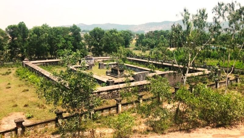 Lăng mộ Đoàn Quý phi tại Quảng Nam