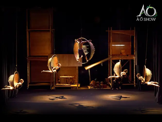Trải nghiệm nghệ thuật tại À Ố Show